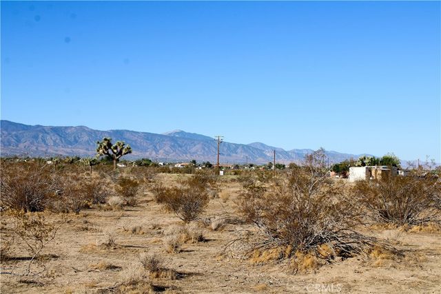 11 AC Sacramento Road, Phelan, CA 92371