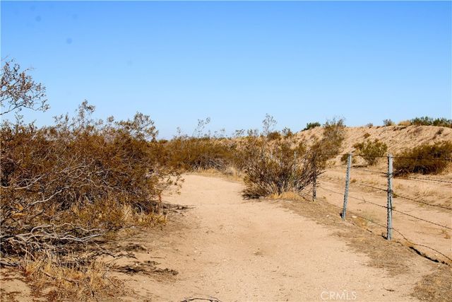 11 AC Sacramento Road, Phelan, CA 92371