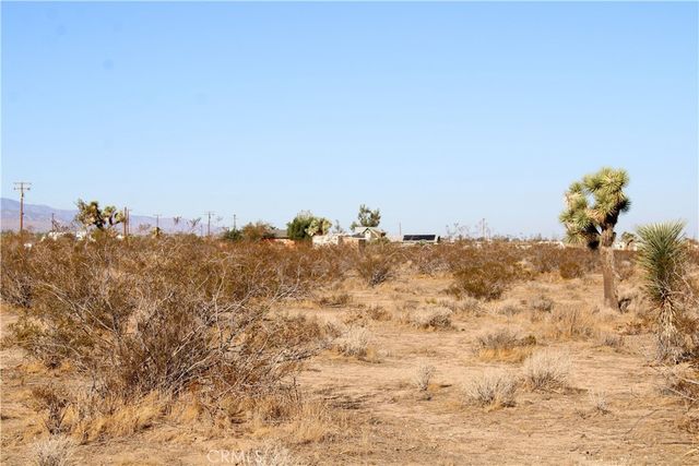 11 AC Sacramento Road, Phelan, CA 92371