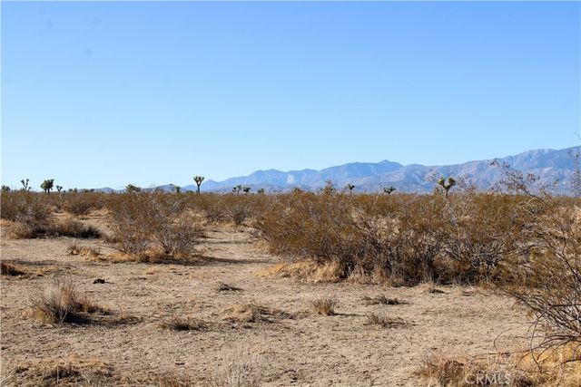 11 AC Sacramento Road, Phelan, CA 92371