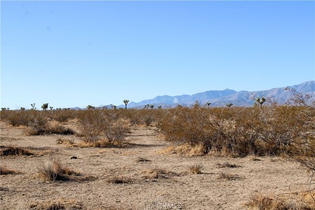 11 AC Sacramento Road, Phelan, CA 92371