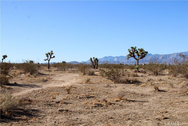 11 AC Sacramento Road, Phelan, CA 92371