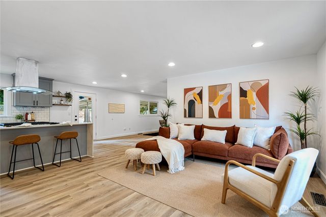 12603 Military Road E, Puyallup, WA 98374