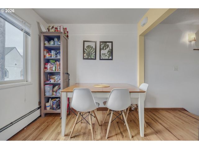 908 Sw GAINES St 24, Portland, OR 97239