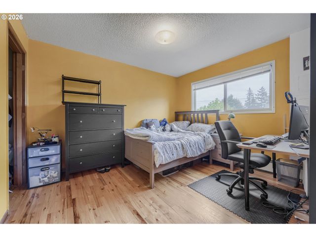 908 Sw GAINES St 24, Portland, OR 97239