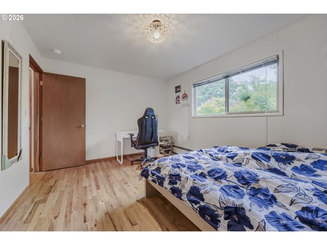 908 Sw GAINES St 24, Portland, OR 97239
