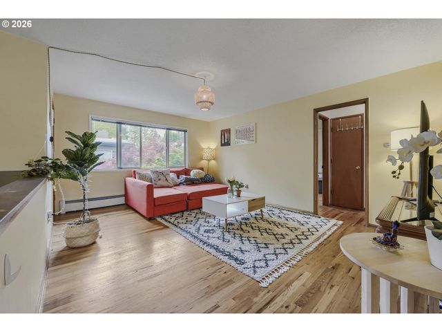 908 Sw GAINES St 24, Portland, OR 97239