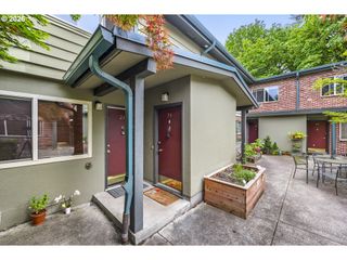 908 Sw GAINES St 24, Portland, OR 97239