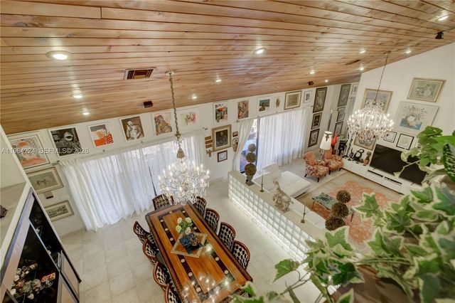 913 Diplomat Pkwy, Hallandale Beach, FL 33009