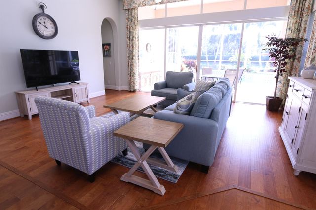 937 Augusta Pointe Drive, Palm Beach Gardens, FL 33418