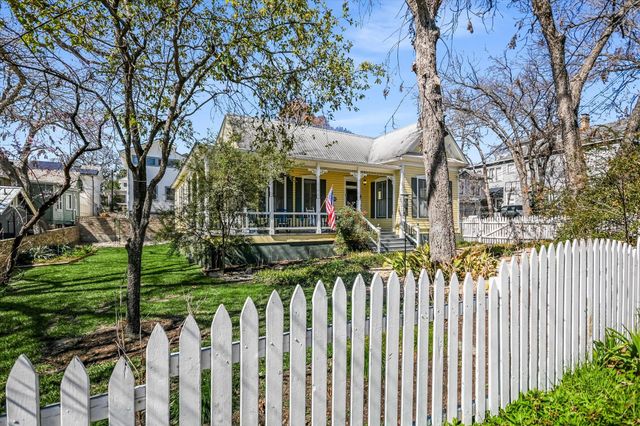 902 Blanco ST, Austin, TX 78703