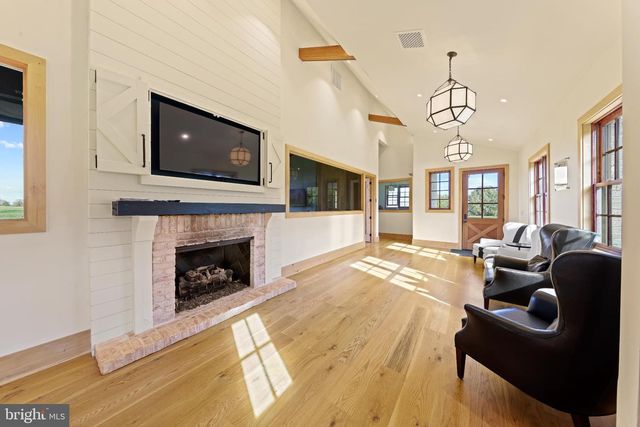 22955 MONTJOY CT, Leesburg, VA 20175