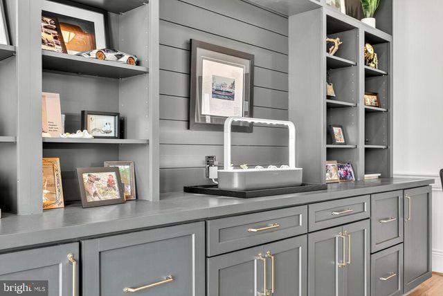 22955 MONTJOY CT, Leesburg, VA 20175