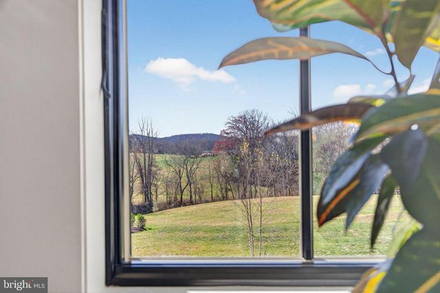 22955 MONTJOY CT, Leesburg, VA 20175