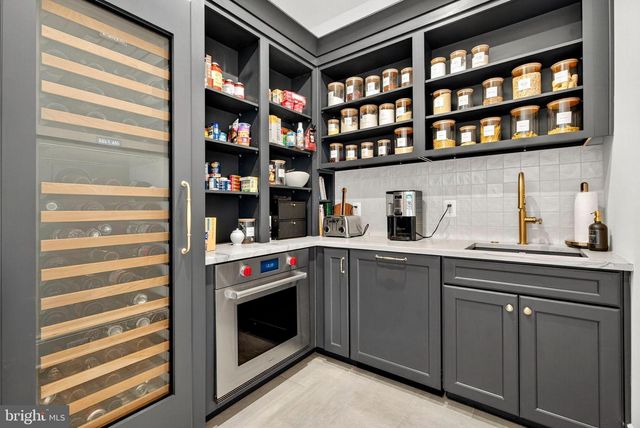 22955 MONTJOY CT, Leesburg, VA 20175