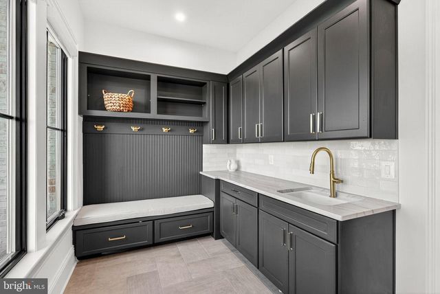 22955 MONTJOY CT, Leesburg, VA 20175