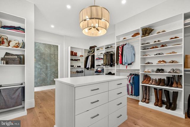 22955 MONTJOY CT, Leesburg, VA 20175