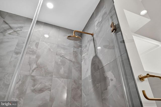 22955 MONTJOY CT, Leesburg, VA 20175