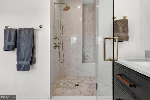 22955 MONTJOY CT, Leesburg, VA 20175