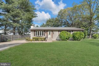 202 GROVE AVE, West Berlin, NJ 08091