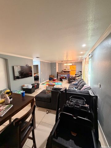 227 Shrine, San Antonio, TX 78221