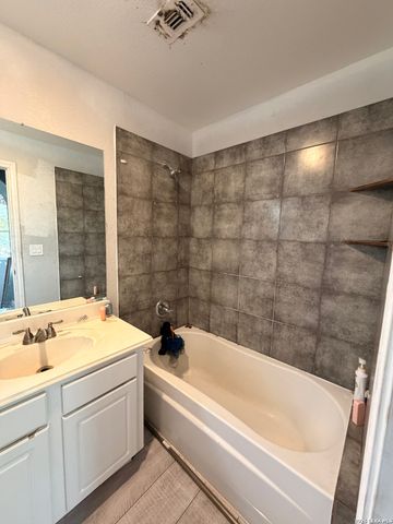 227 Shrine, San Antonio, TX 78221