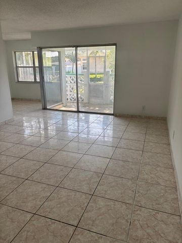 2075 NW 46th Avenue I102, Lauderhill, FL 33313