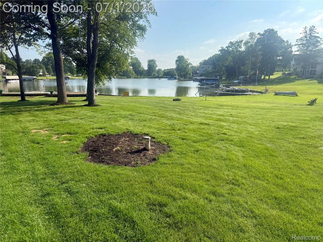 3780 Lake Lapeer Drive, Elba Township, MI 48455