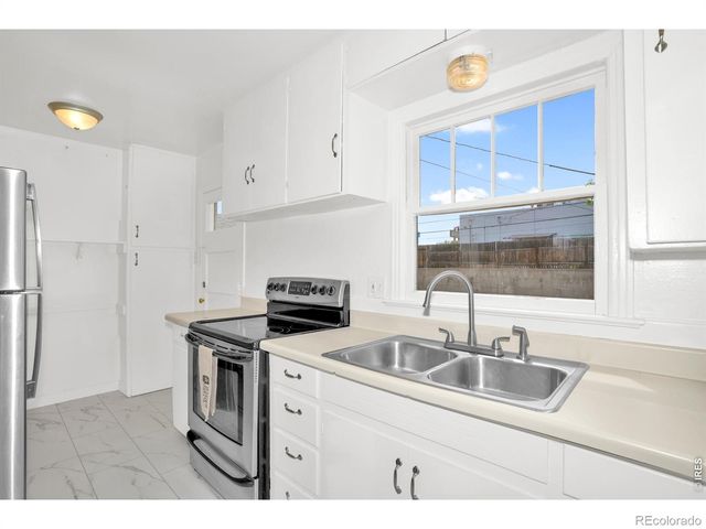 2519 10th Ave Ct, Greeley, CO 80631