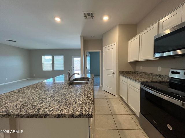 6551 W MAGDALENA Lane, Laveen, AZ 85339
