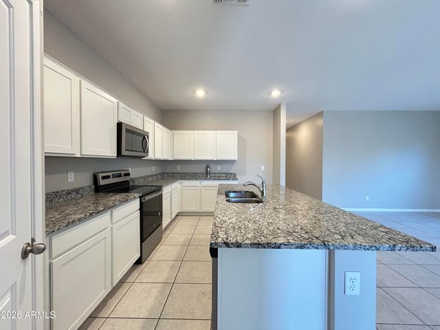 6551 W MAGDALENA Lane, Laveen, AZ 85339