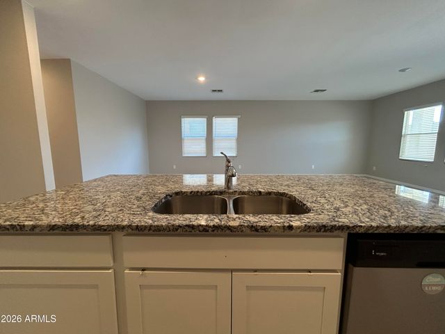 6551 W MAGDALENA Lane, Laveen, AZ 85339