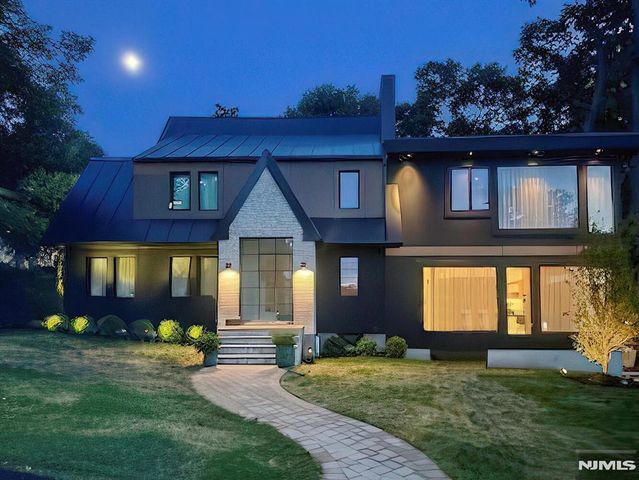 226 Haworth Avenue, Haworth, NJ 07641