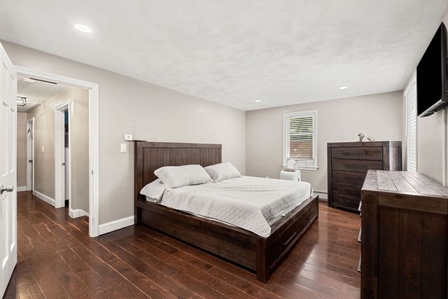26 Parsonage Hill Rd, Haverhill, MA 01832