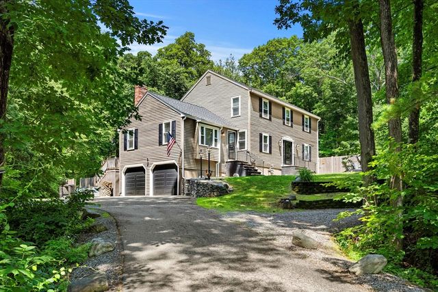 26 Parsonage Hill Rd, Haverhill, MA 01832