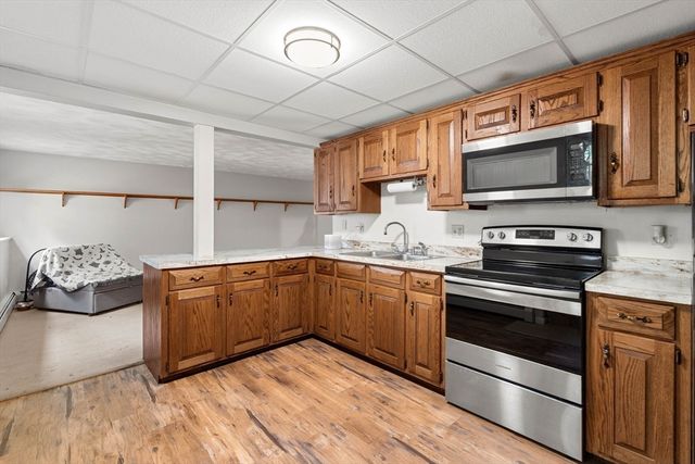26 Parsonage Hill Rd, Haverhill, MA 01832