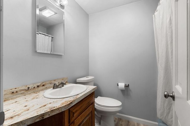 26 Parsonage Hill Rd, Haverhill, MA 01832