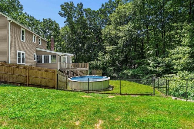 26 Parsonage Hill Rd, Haverhill, MA 01832