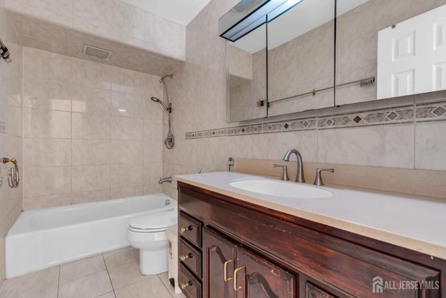 15 Rolfe Avenue, Highland Park, NJ 08904