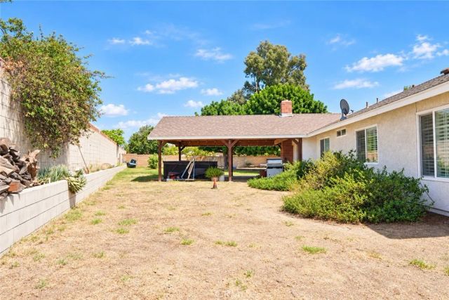 2164 N Date, Rialto, CA 92377