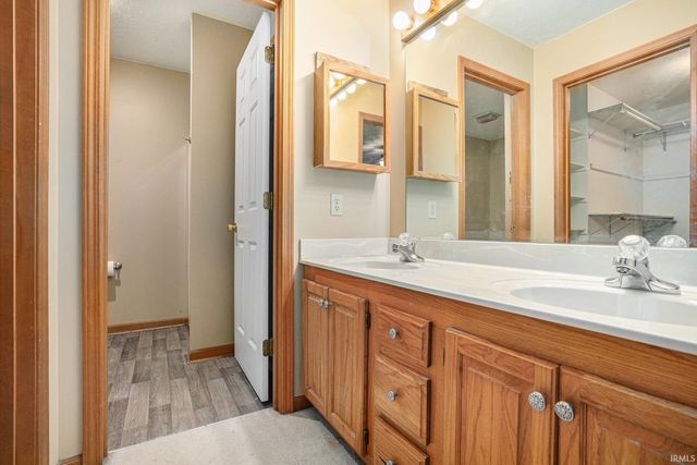 58656 Baugo Xing Drive, Elkhart, IN 46517