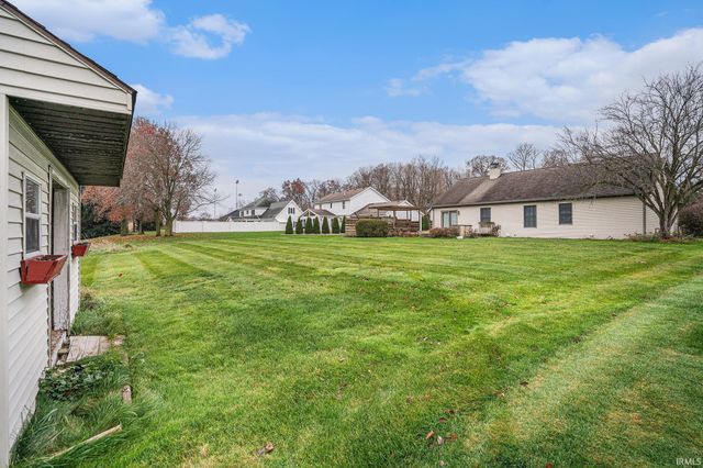 58656 Baugo Xing Drive, Elkhart, IN 46517