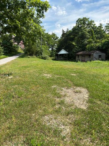 505 Spider Road, Berry, KY 41003