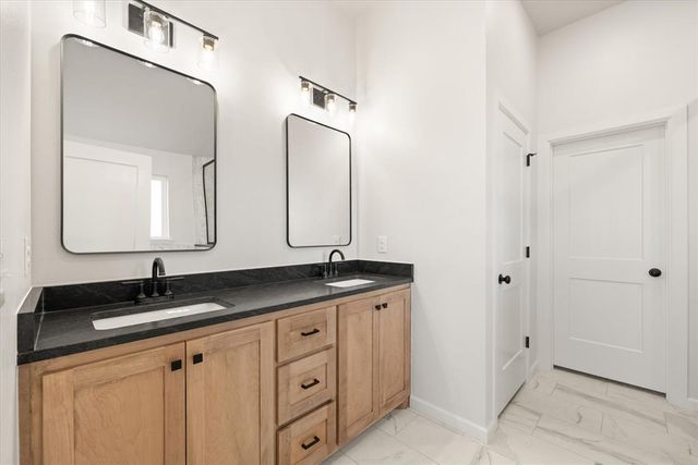 1232 Tawny Hills Road, Piedmont, OK 73078