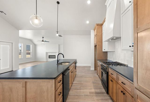 1232 Tawny Hills Road, Piedmont, OK 73078