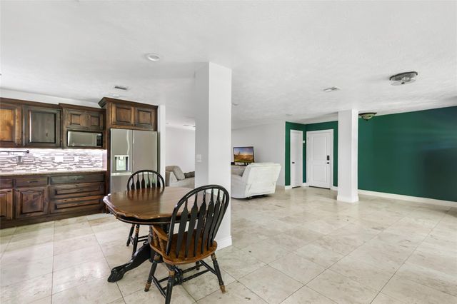 2543 Fountain View Street, New Caney, TX 77357