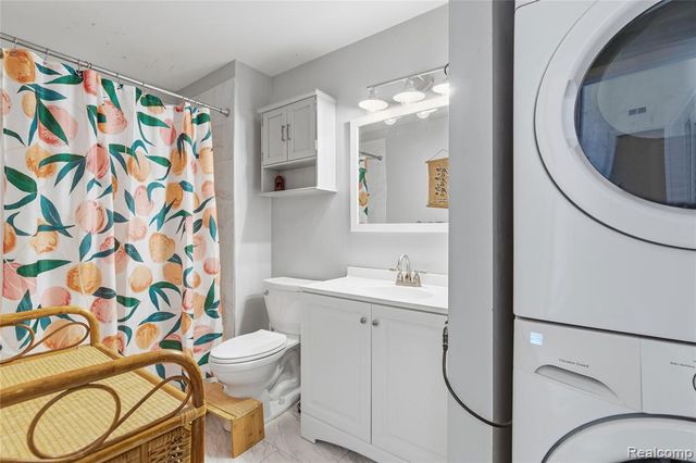 72 Clinton Street, Mount Clemens, MI 48043