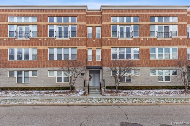 72 Clinton Street, Mount Clemens, MI 48043