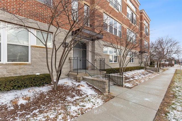 72 Clinton Street, Mount Clemens, MI 48043