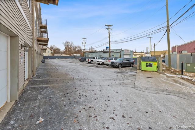 72 Clinton Street, Mount Clemens, MI 48043